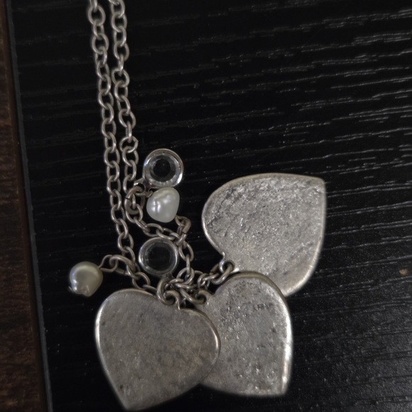 American Eagle Freshwater Pearl and Hammered Silvertone Heart Necklace - Picture 3 of 6